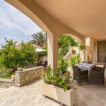Apartments Matea Bol Exterior photo